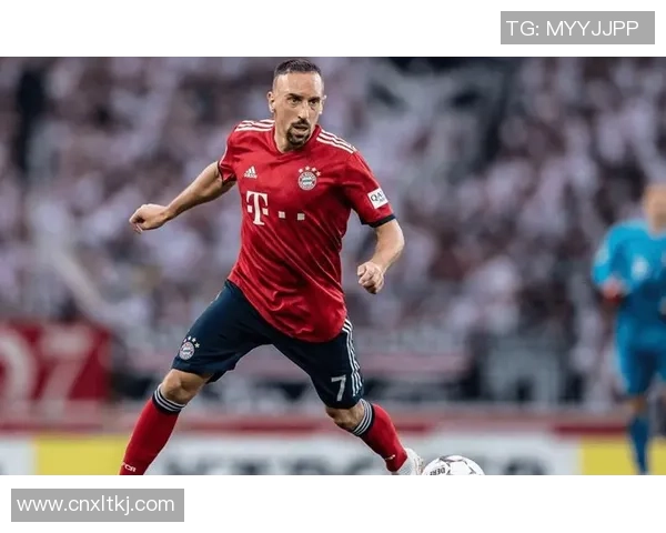 模仿世界足球巨星展现绿茵传奇激情与技巧的精彩瞬间 模仿世界足球巨星展现绿茵传奇激情与技巧的精彩瞬间