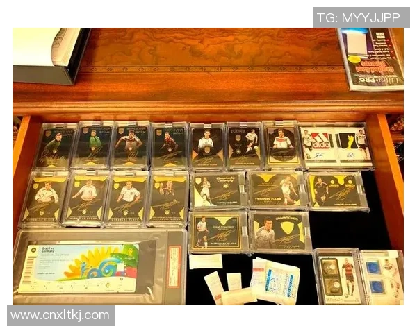 足球挂件球星卡收藏价值分析与市场前景探讨 足球挂件球星卡收藏价值分析与市场前景探讨